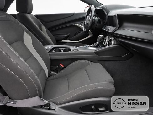 Used 2020 Chevrolet Camaro LT RWD image 8