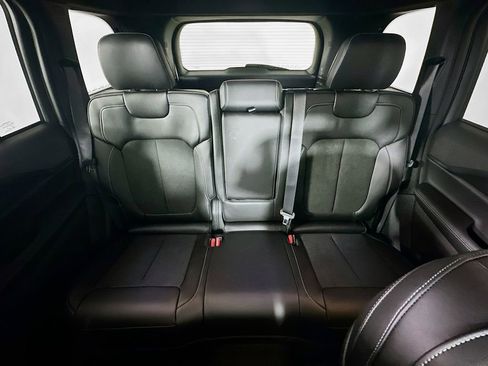 New 2025 Jeep Grand Cherokee Altitude image 10