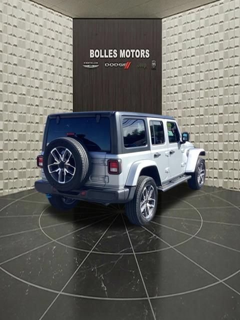 Certified 2024 Jeep Wrangler Unlimited w/ Convenience Group AWD/4WD image 7