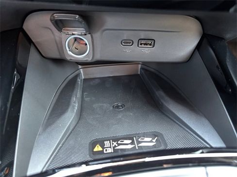 New 2026 Chevrolet Trax RS w/ Sunroof Package image 21