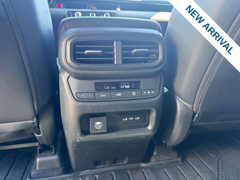 Used 2025 Honda Pilot TrailSport image 15