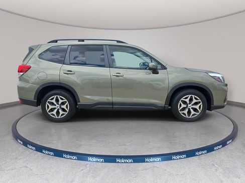 Used 2019 Subaru Forester Premium w/ All-Weather Package AWD/4WD image 5