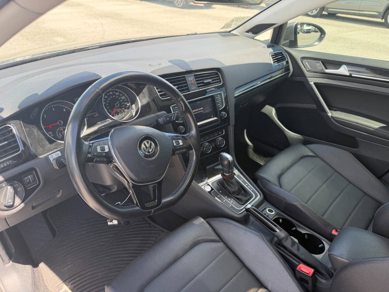 Used 2015 Volkswagen Golf TDI S FWD image 16