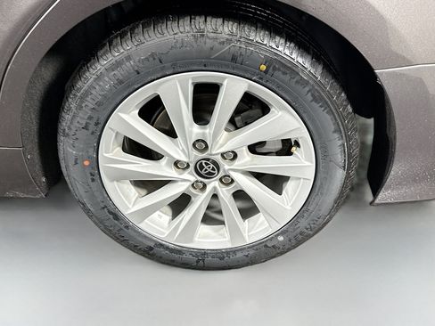 Used 2022 Toyota Camry LE FWD image 36