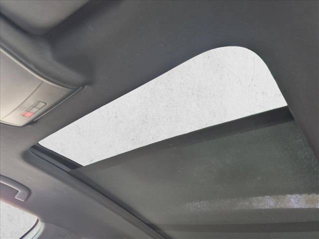 Used 2020 Volkswagen Atlas Cross Sport SE w/ Panoramic Sunroof Package FWD image 14