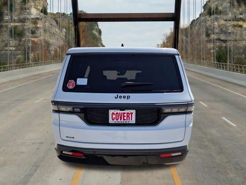 New 2026 Jeep Grand Wagoneer Limited AWD/4WD image 8