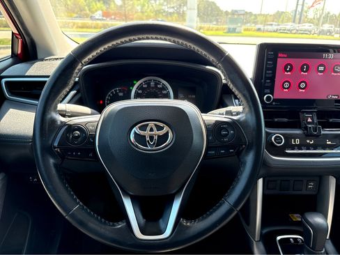 Used 2022 Toyota Corolla Cross LE image 13