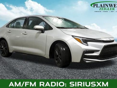 Used 2024 Toyota Corolla SE image 4