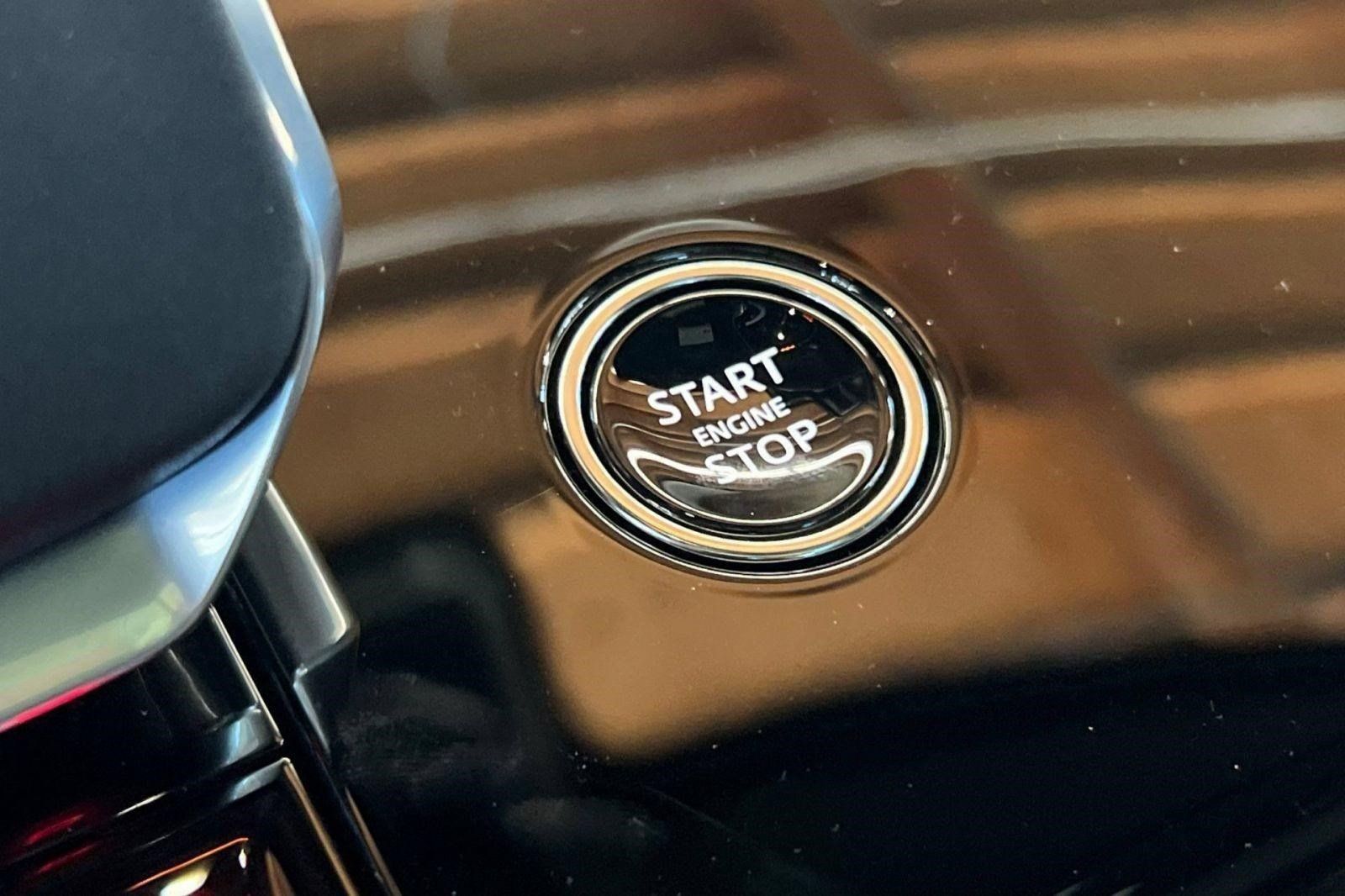 New 2026 Land Rover Range Rover Sport SE AWD/4WD image 12