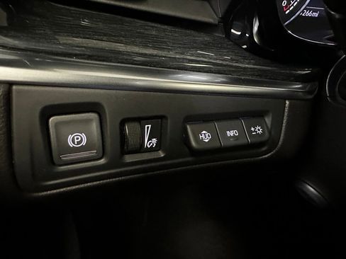 Certified 2022 Cadillac XT5 Premium Luxury w/ Technology Package image 18