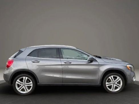 Used 2019 Mercedes-Benz GLA 250 4MATIC image 8