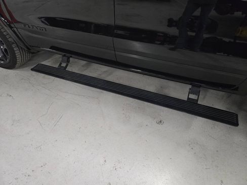 Used 2020 RAM 1500 Limited w/ Black Appearance Package AWD/4WD image 9