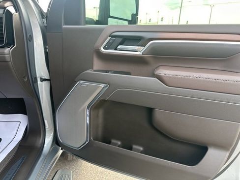 Used 2026 GMC Sierra 2500 Denali image 12