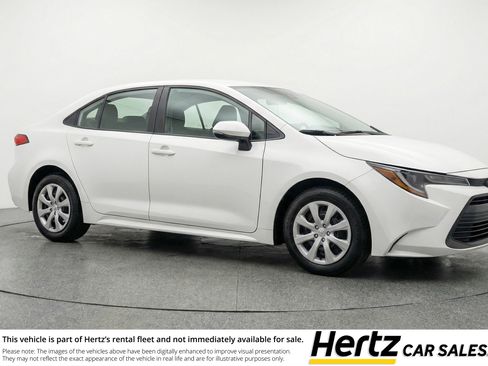 Used 2025 Toyota Corolla LE image 1