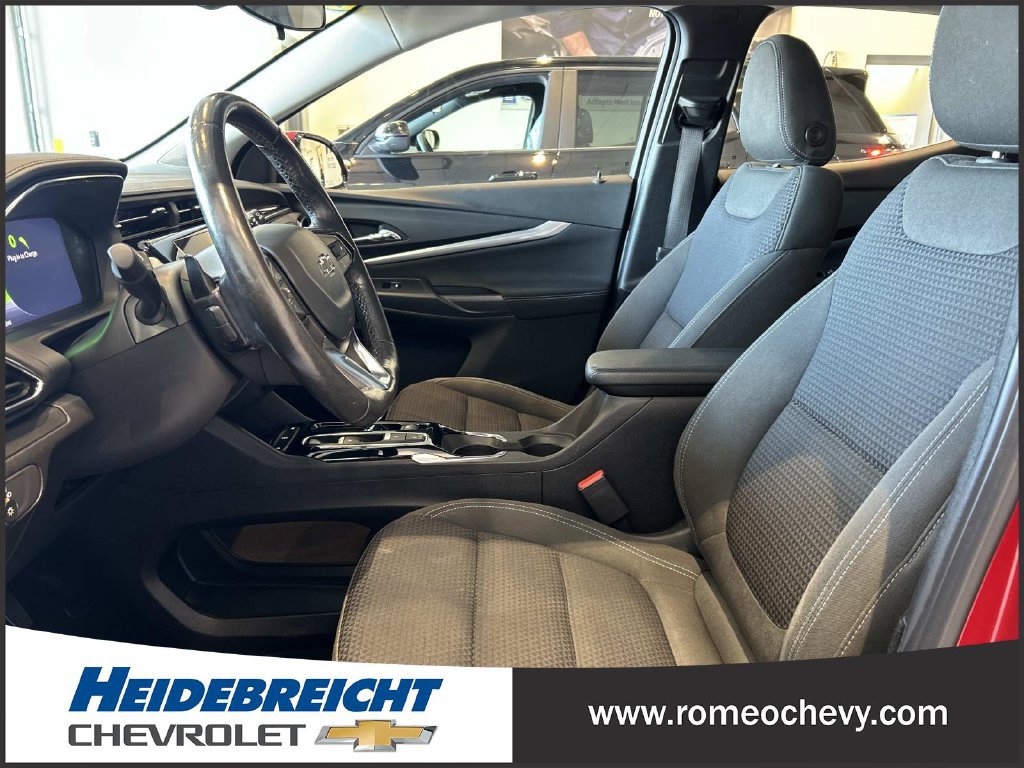Used 2023 Chevrolet Bolt EUV LT w/ Comfort Package FWD image 13