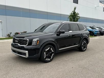 Used 2024 Kia Telluride S w/ S Sunroof Package
