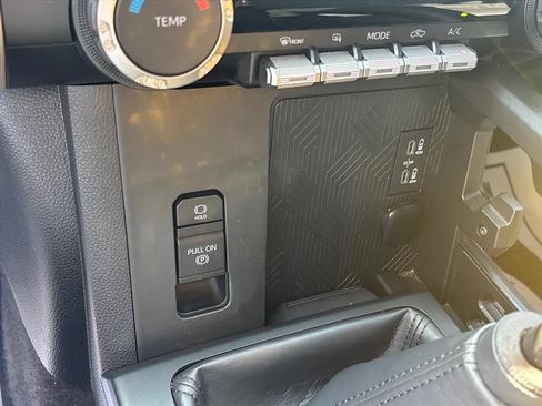 Used 2024 Toyota Tacoma SR w/ SR Upgrade Package AWD/4WD image 32