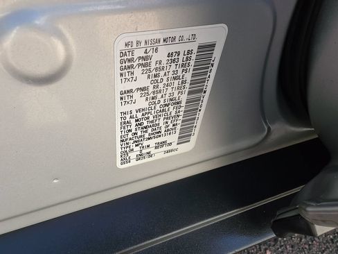 Used 2016 Nissan Rogue S AWD/4WD image 28