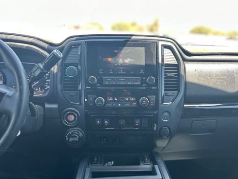 Used 2024 Nissan Titan SV w/ SV Convenience Package AWD/4WD image 18