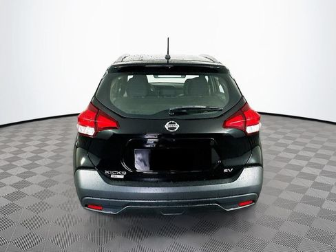Used 2019 Nissan Kicks SV FWD image 9