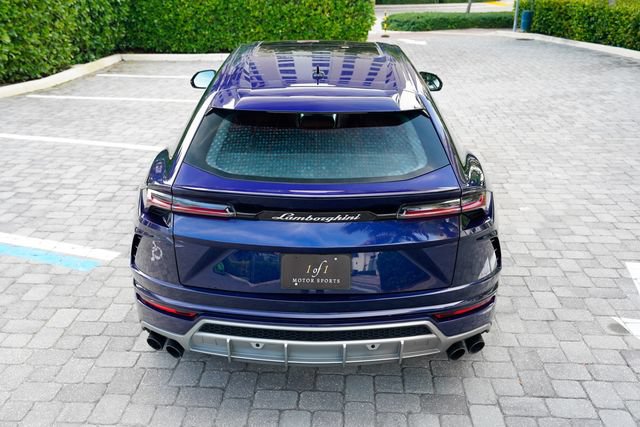 Used 2022 Lamborghini Urus AWD/4WD image 23