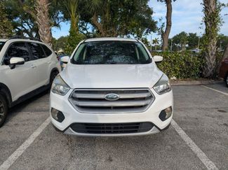 Used 2017 Ford Escape SE AWD/4WD video 2