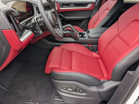 New 2026 Porsche Cayenne Coupe AWD/4WD image 26