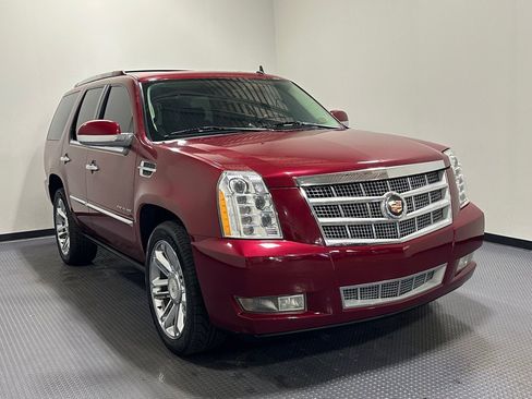 Used 2010 Cadillac Escalade Platinum AWD/4WD image 6