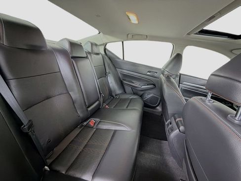 Used 2024 Nissan Altima 2.0 SR FWD image 33