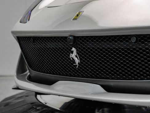 Used 2019 Ferrari 812 Superfast RWD image 39