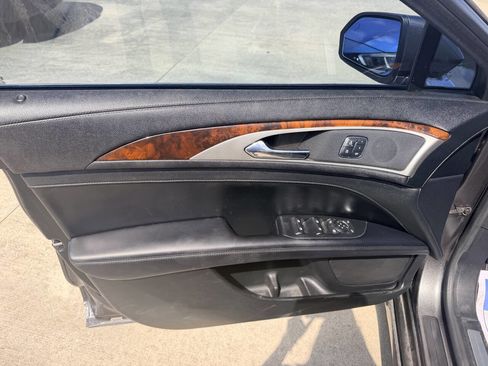 Used 2017 Lincoln MKZ Reserve FWD image 12