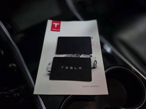 Used 2018 Tesla Model 3 Long Range image 37