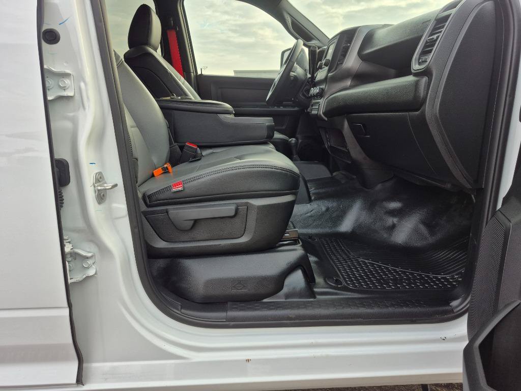 Used 2024 RAM 5500 Tradesman w/ Safety Group AWD/4WD image 32