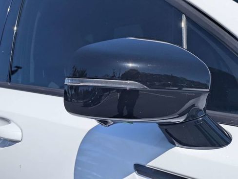 Used 2023 Kia Sorento SX image 10