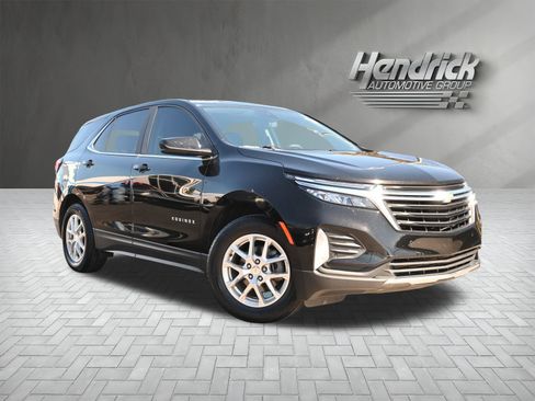 Used 2022 Chevrolet Equinox LT image 2