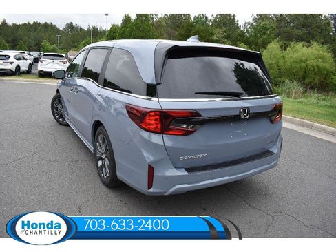 New 2026 Honda Odyssey Touring image 5
