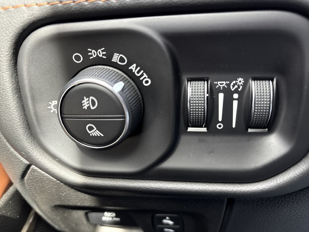 Used 2022 RAM 1500 Limited AWD/4WD image 20