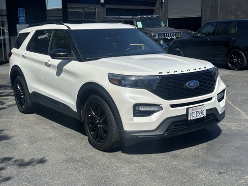 Used 2022 Ford Explorer ST-Line w/ Class IV Trailer Tow Package image 7