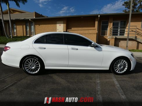 Used 2022 Mercedes-Benz E 350 Sedan image 6