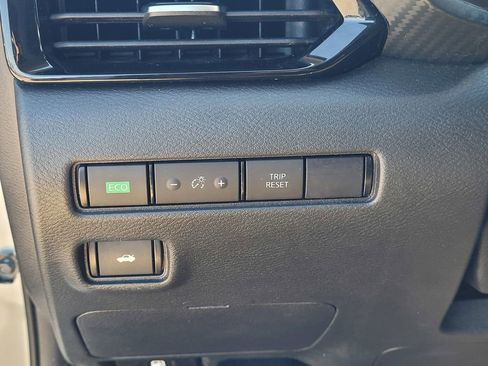 Used 2023 Nissan Sentra SV FWD image 24