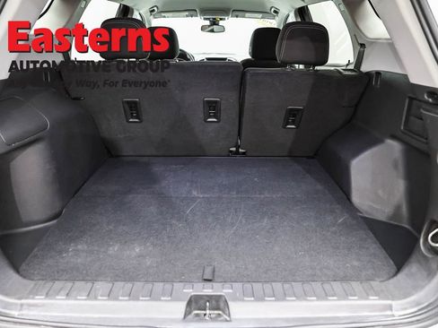 Used 2024 GMC Terrain SLE image 9