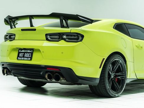 Used 2021 Chevrolet Camaro ZL1 RWD image 14