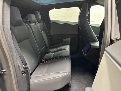 Used 2024 Tesla Cybertruck AWD Crew Cab image 32