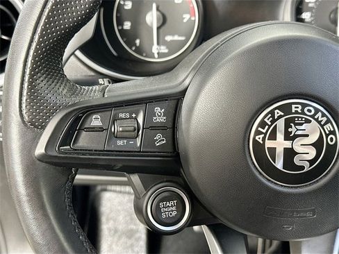 Used 2023 Alfa Romeo Stelvio Veloce image 23