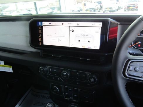 New 2026 Jeep Wrangler Unlimited Sport w/ Convenience Group image 20