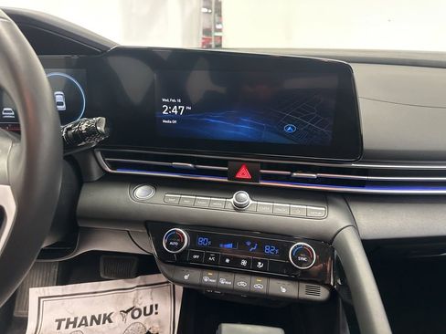 Used 2025 Hyundai Elantra SEL image 15