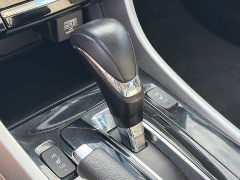 Used 2017 Honda Accord EX-L image 27