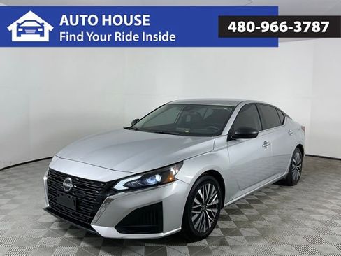 Used 2024 Nissan Altima 2.5 SV image 1