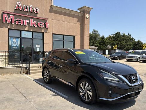 Used 2020 Nissan Murano SL w/ Moonroof Package FWD image 3