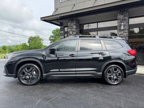 Used 2025 Subaru Ascent Onyx Edition w/ Onyx Package AWD/4WD image 3